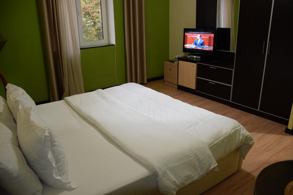 Hotel Eagle Tirana Exterior foto
