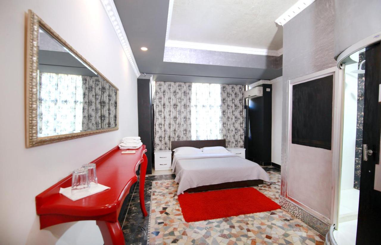 Hotel Eagle Tirana Exterior foto