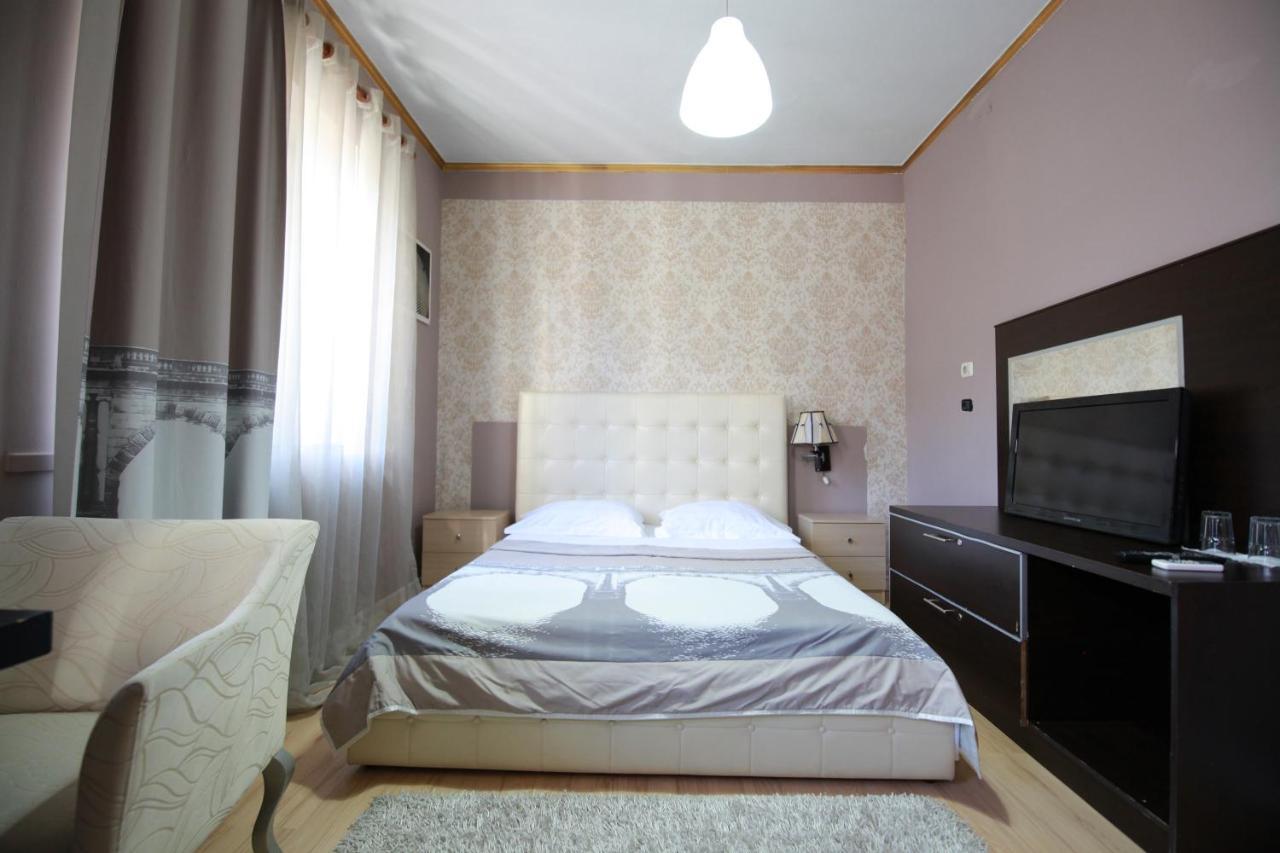 Hotel Eagle Tirana Exterior foto