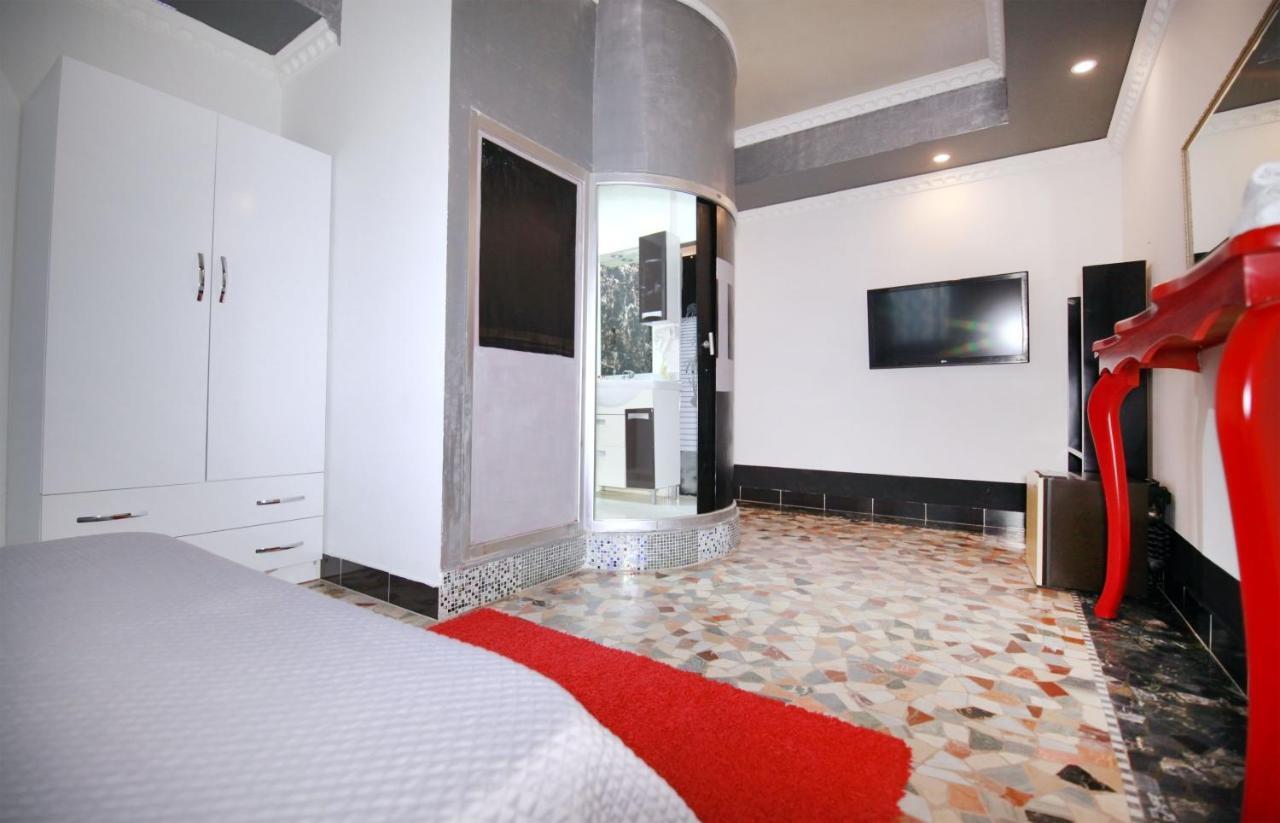 Hotel Eagle Tirana Exterior foto